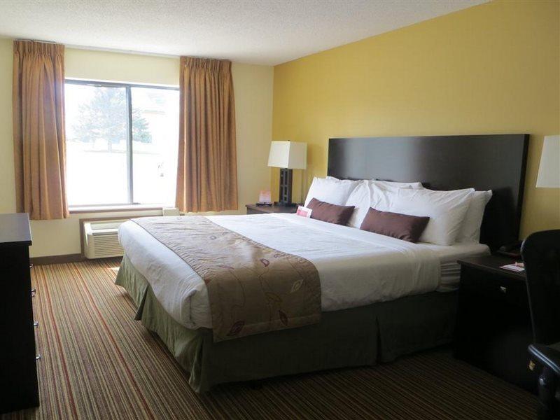 Ramada By Wyndham Wisconsin Dells I-90 Hotel Exterior foto
