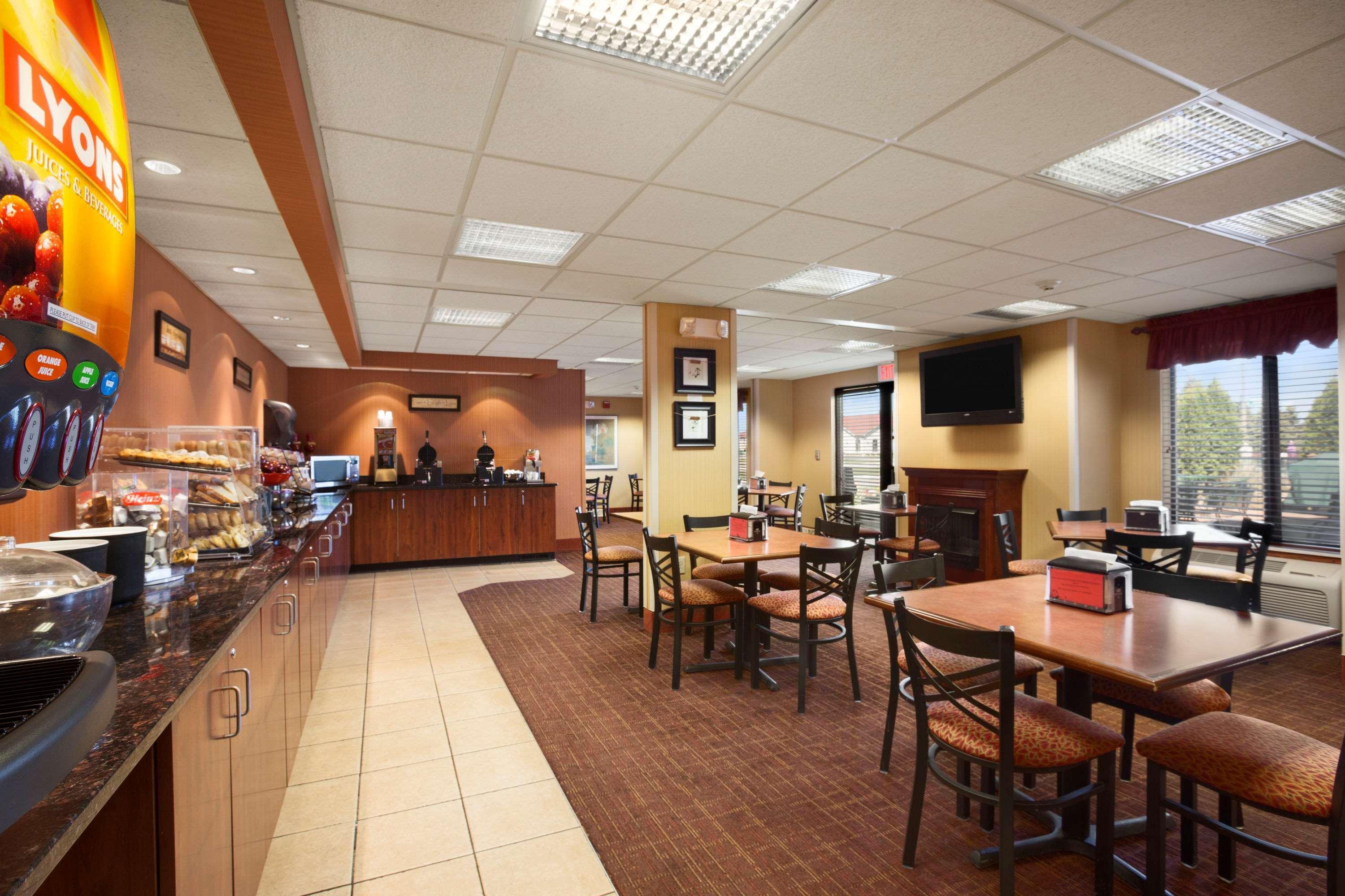 Ramada By Wyndham Wisconsin Dells I-90 Hotel Exterior foto