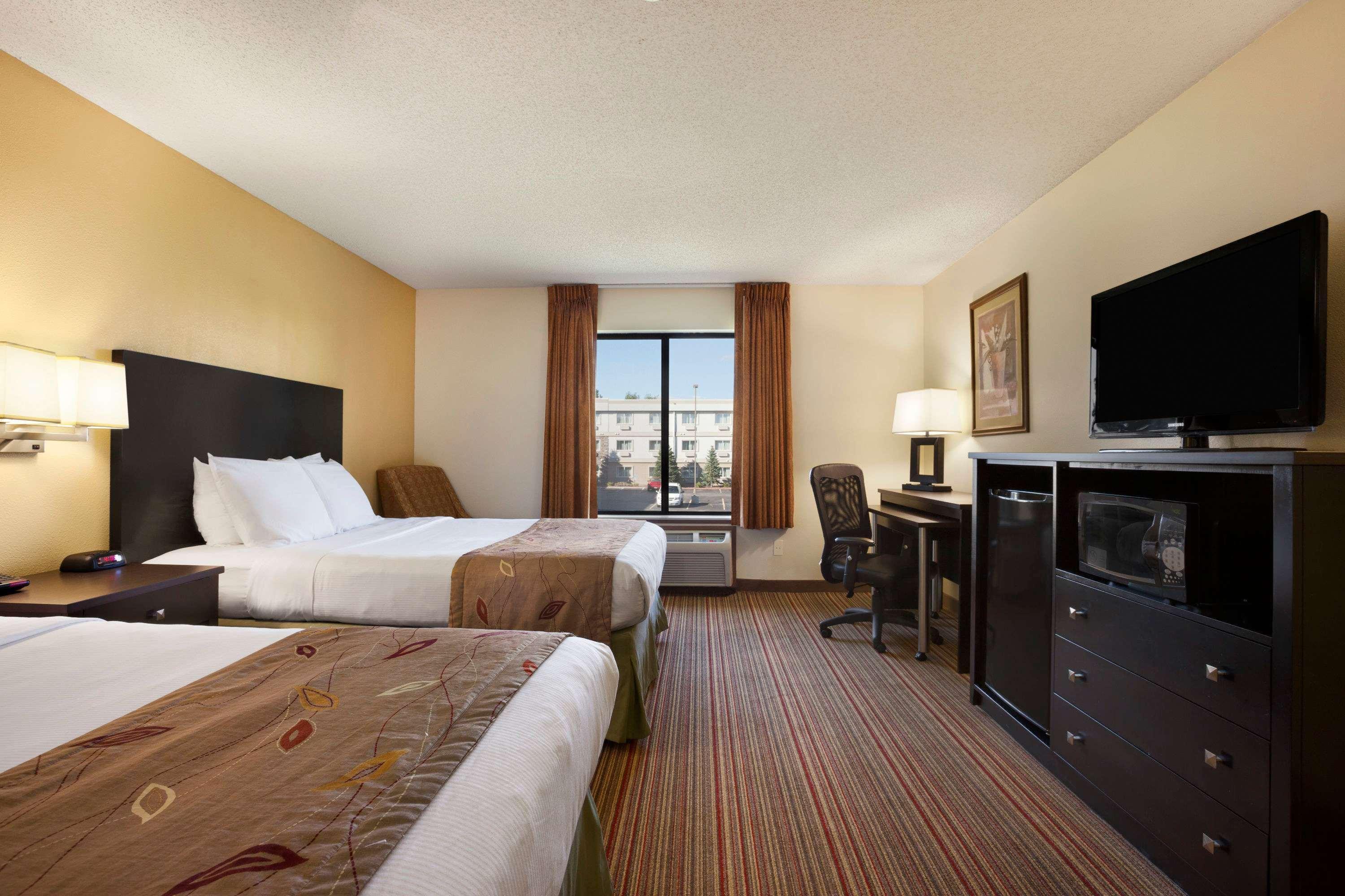 Ramada By Wyndham Wisconsin Dells I-90 Hotel Exterior foto