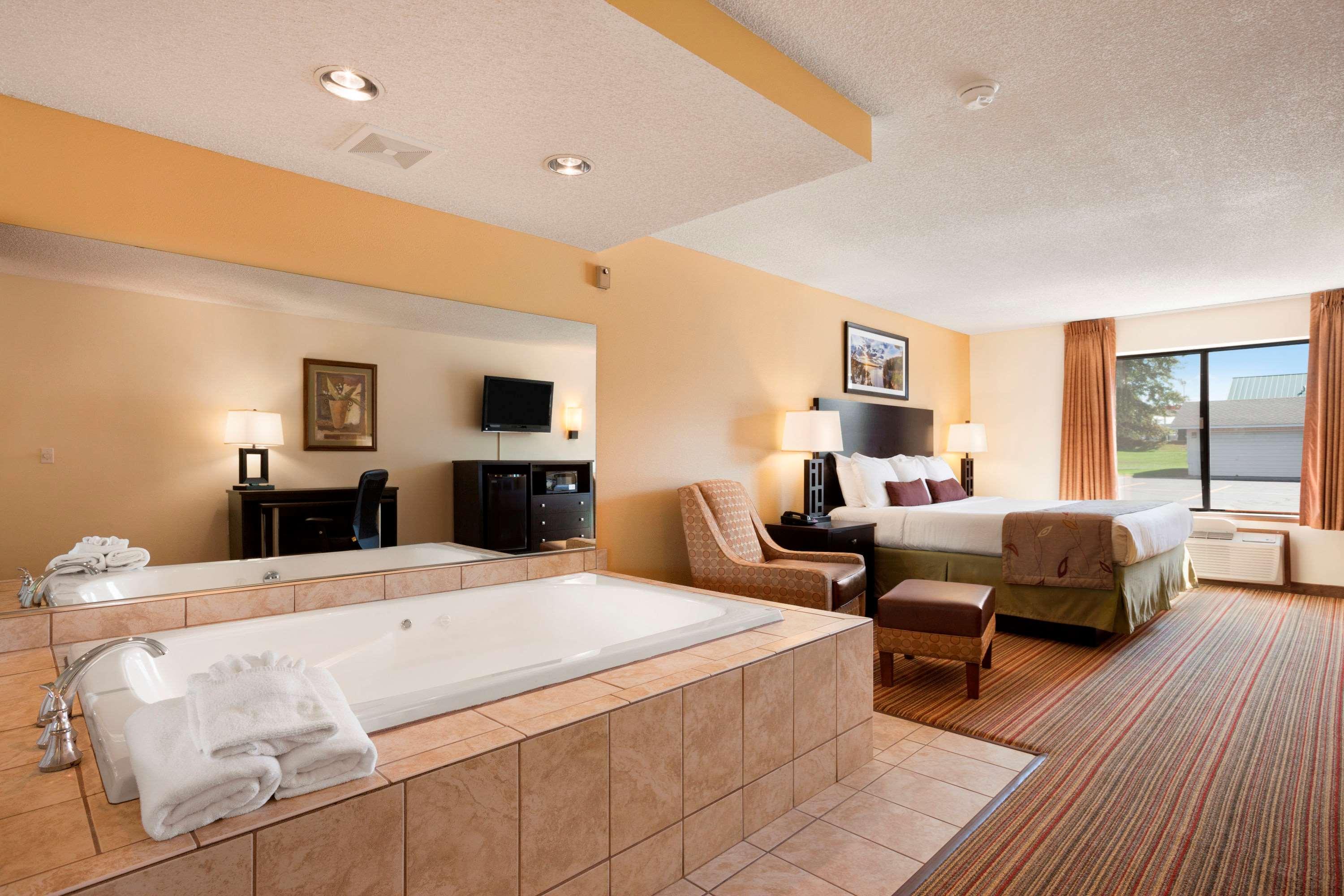 Ramada By Wyndham Wisconsin Dells I-90 Hotel Exterior foto