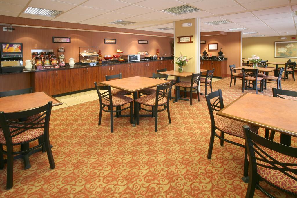 Ramada By Wyndham Wisconsin Dells I-90 Hotel Exterior foto