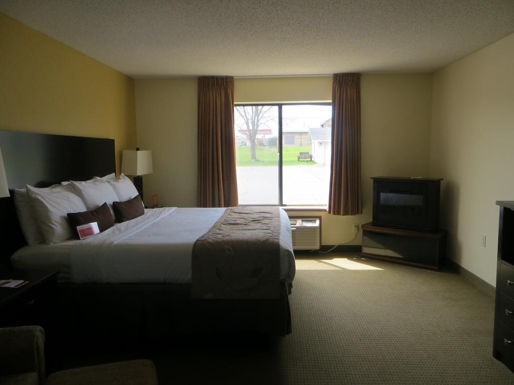Ramada By Wyndham Wisconsin Dells I-90 Hotel Exterior foto