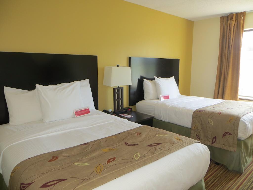 Ramada By Wyndham Wisconsin Dells I-90 Hotel Exterior foto