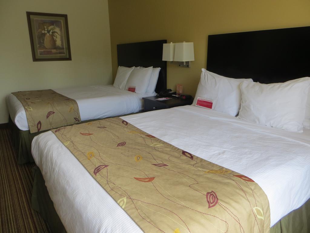 Ramada By Wyndham Wisconsin Dells I-90 Hotel Exterior foto