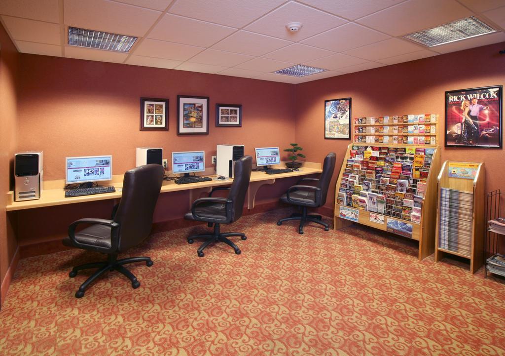 Ramada By Wyndham Wisconsin Dells I-90 Hotel Facilități foto